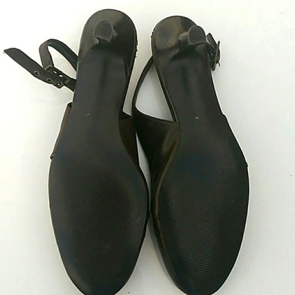 SIMPLY VERA WANG Kitten Heel Shoes - Picture 9 of 9